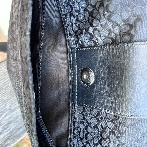 Coach Black Signature Canvas & Leather Messenger Bag F77004 - Picture 3 of 15